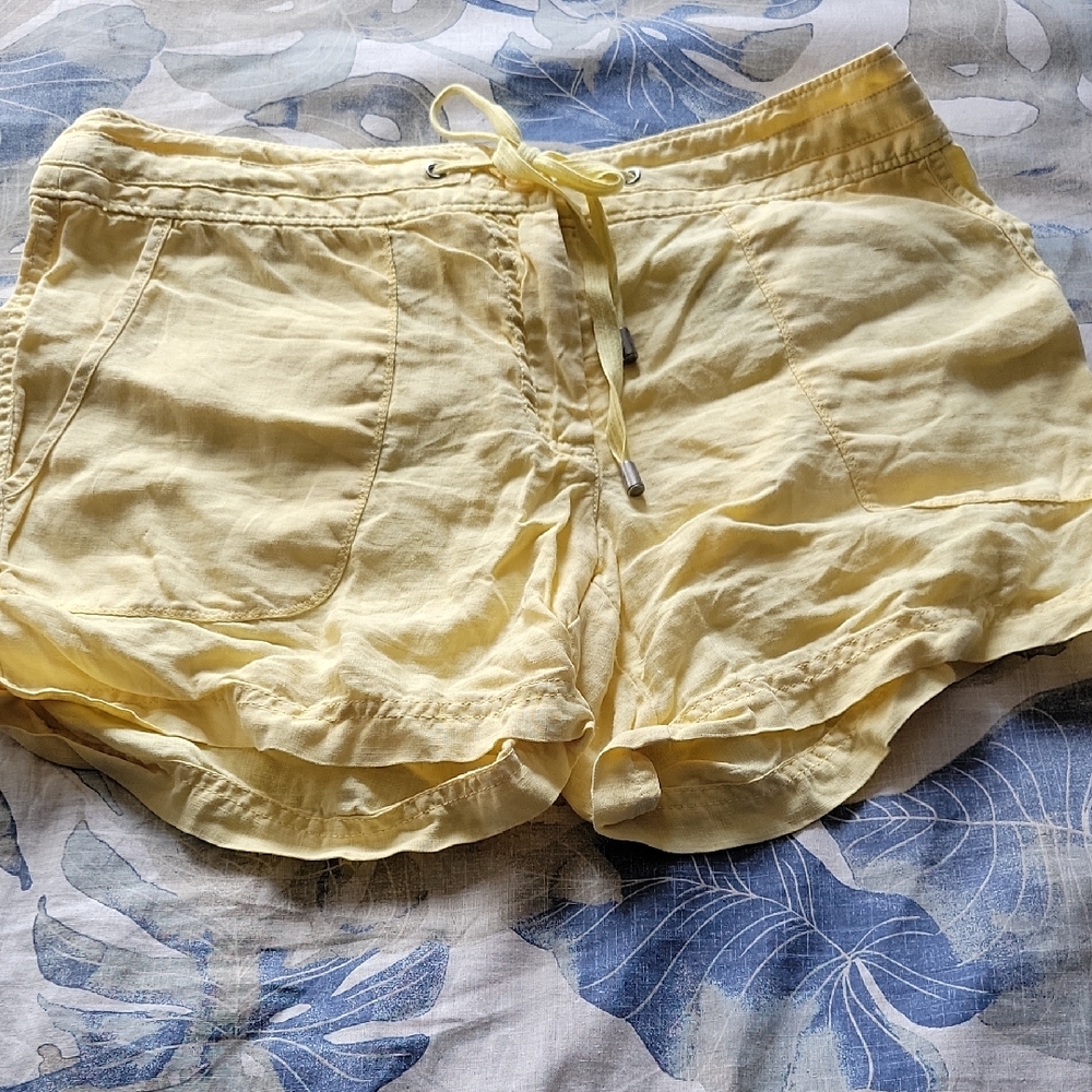 Tommy Bahama Light Yellow Women's Athletic Shorts